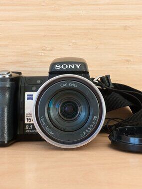 Sony Cyber-shot DSC-H7 Digital Camera 8.1MP 15x Optical Zoom Made in Japan